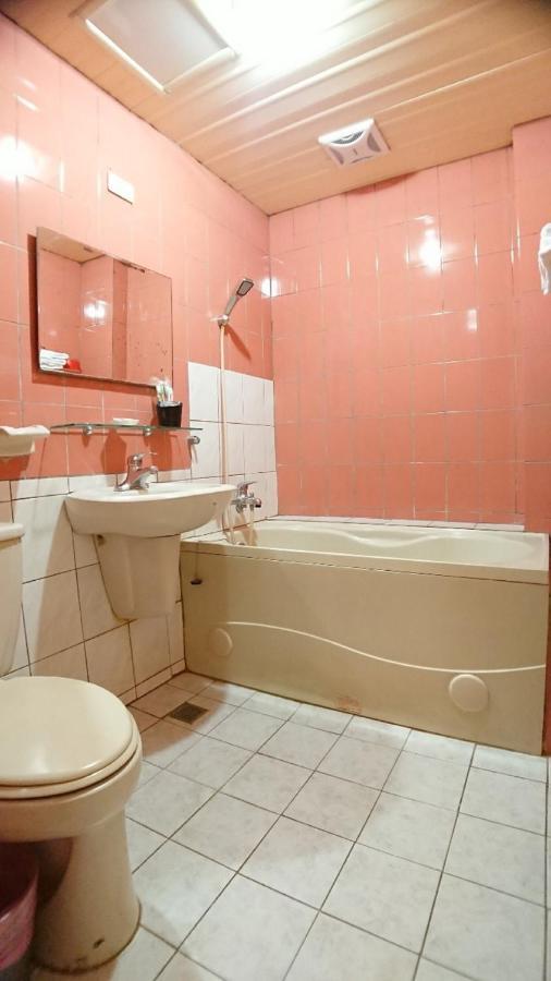 Yes Hotel Chiayi Exterior foto